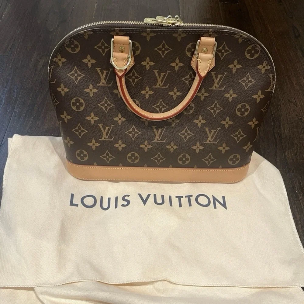 Louis Vuitton bag - Picture 1 of 9